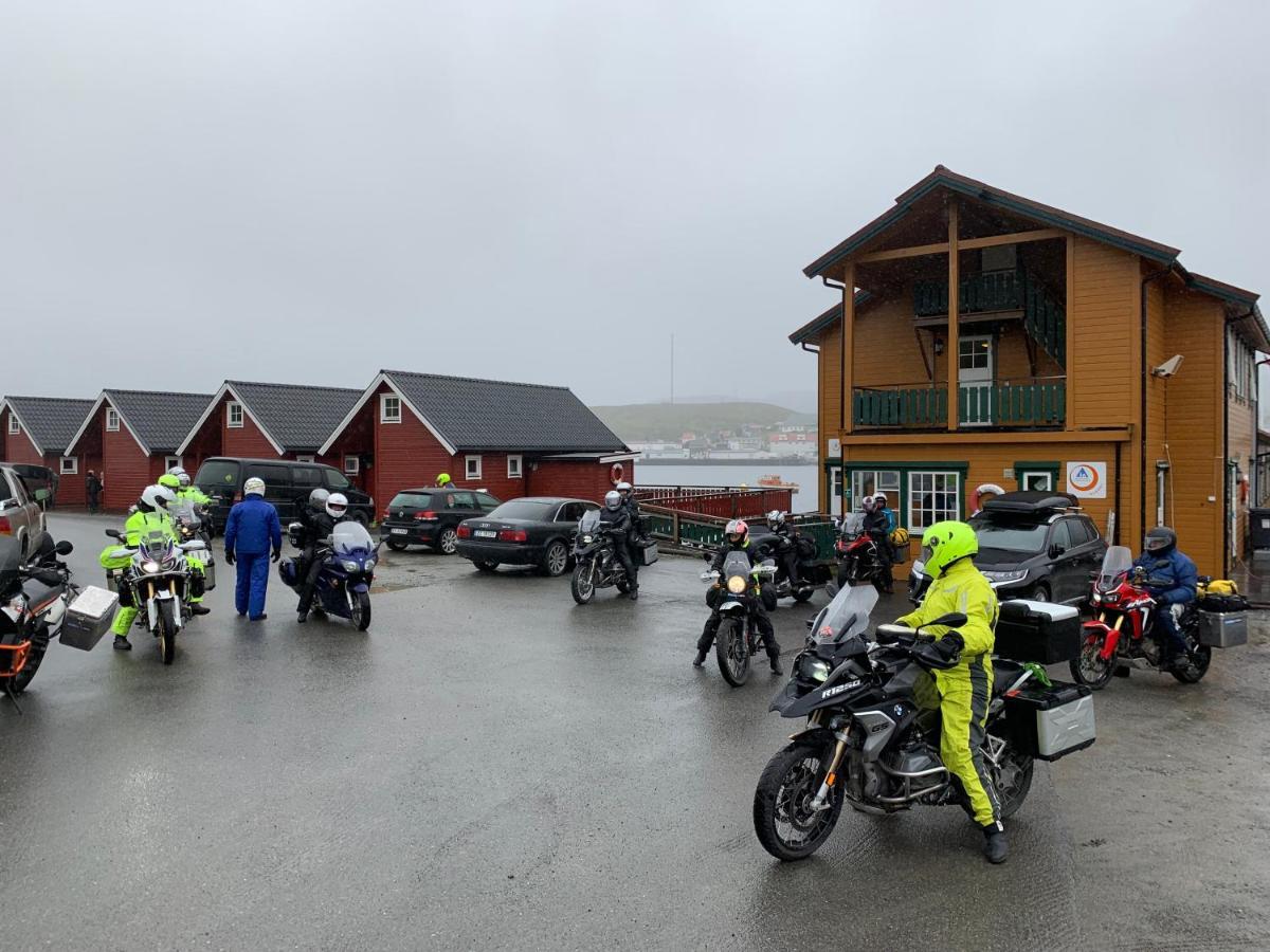 Adventure Camp Mehamn Hotel Bagian luar foto
